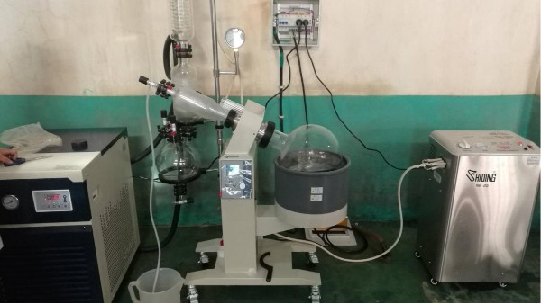 使用旋轉(zhuǎn)蒸發(fā)儀(器)應(yīng)該注意什么？