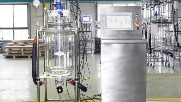 PLC智能控制雙層玻璃反應(yīng)釜,科研實(shí)驗(yàn)與中試生產(chǎn)一體化解決方案！